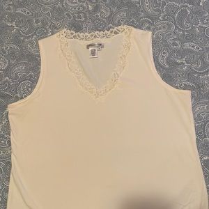 Ivory 1x tank by Cold Water Creek. Like new 95%cotton, 5%spandex. $7